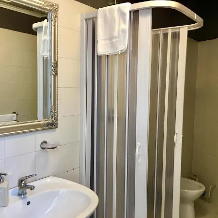 Aweshomeitaly - Bay Windows شقة *