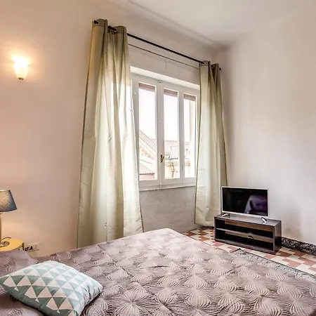 Aweshomeitaly - Bay Windows Apartment La Spezia