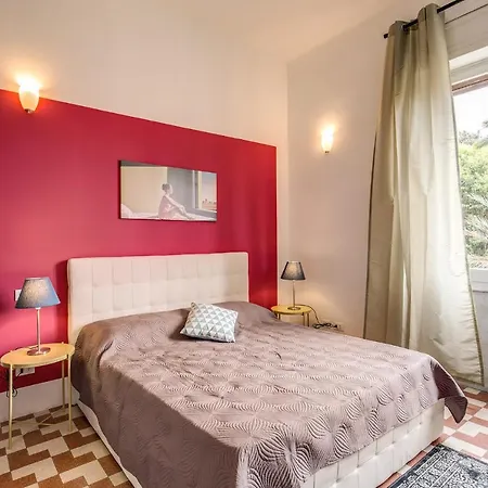 Aweshomeitaly - Bay Windows Apartment *