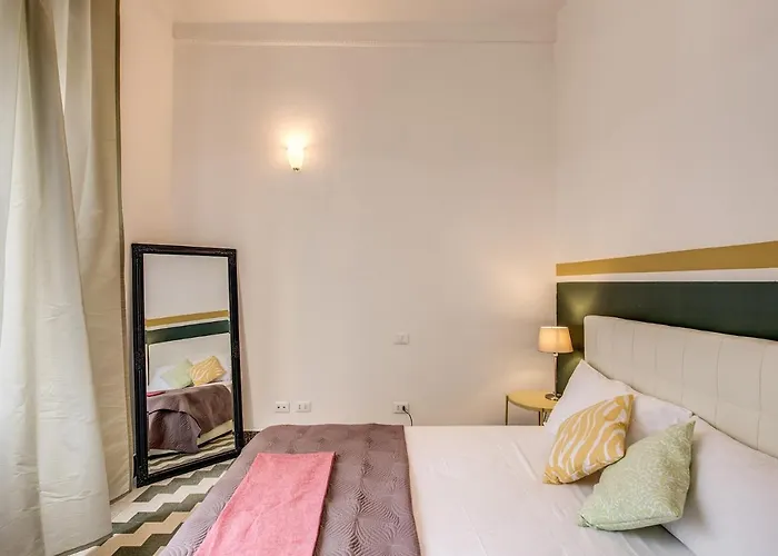 Aweshomeitaly - Bay Windows Apartment *